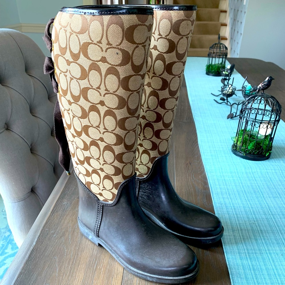 Coach size 8 rain boots
